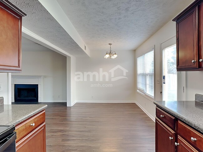 Building Photo - 1821 Saint Andrews Dr