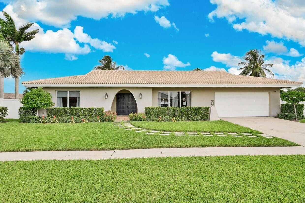 Primary Photo - 5660 Golfway Dr