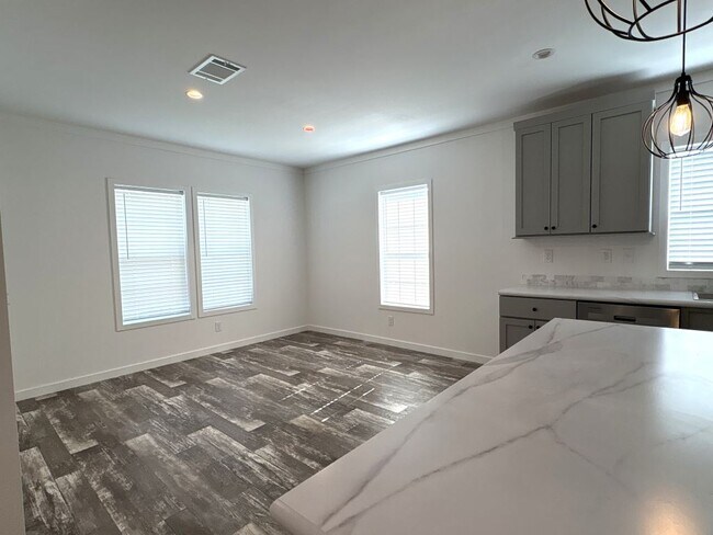 Building Photo - 34822 Minnow Ln