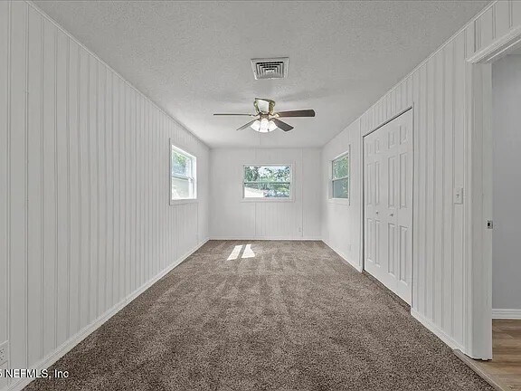 Foto del edificio - 1604 Husson Ave