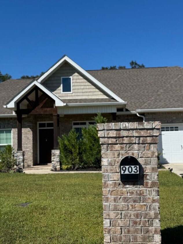Foto del edificio - 903 Homestead Way