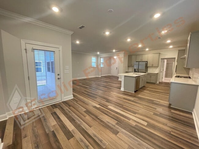 Building Photo - Ask about how to get 50% off your first month’s rent! Beautiful 4BR Home in Edge of Auburn — Avai...