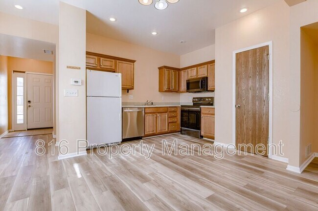 Building Photo - 1637 SW Mission Pl
