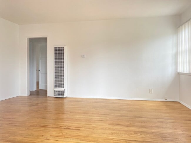 Building Photo - 360 Rennie Ave