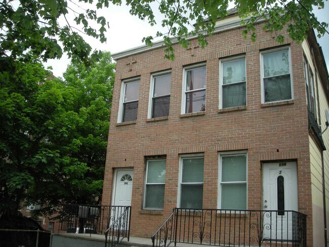 Building Photo - 898 Avenue C