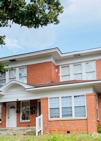Building Photo - 410 Egan St