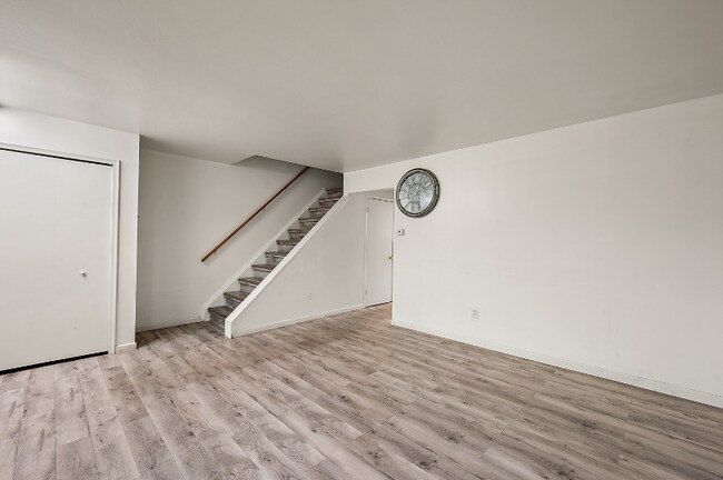 Building Photo - 36702 Park Pl Dr