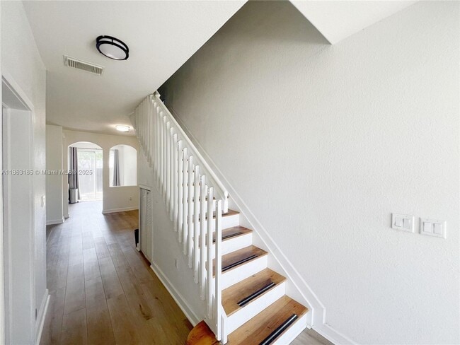 Foto del edificio - 5430 NW 107th Ave