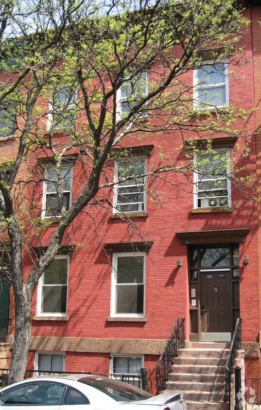 Building Photo - 75 Warren St