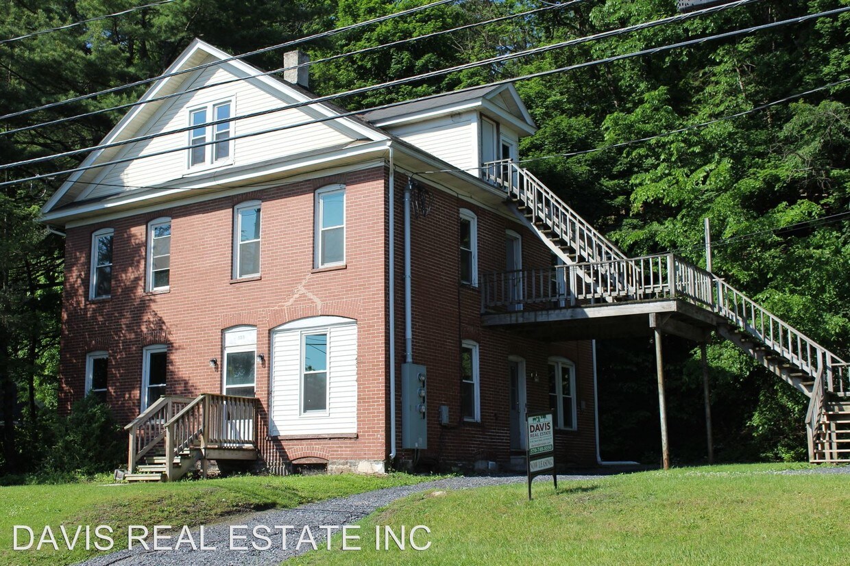 155 N Fairview St, Lock Haven, PA 17745 Room for Rent in Lock Haven