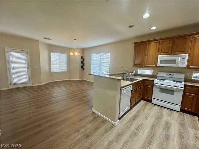 Foto del edificio - 8277 Brilliant Pompon