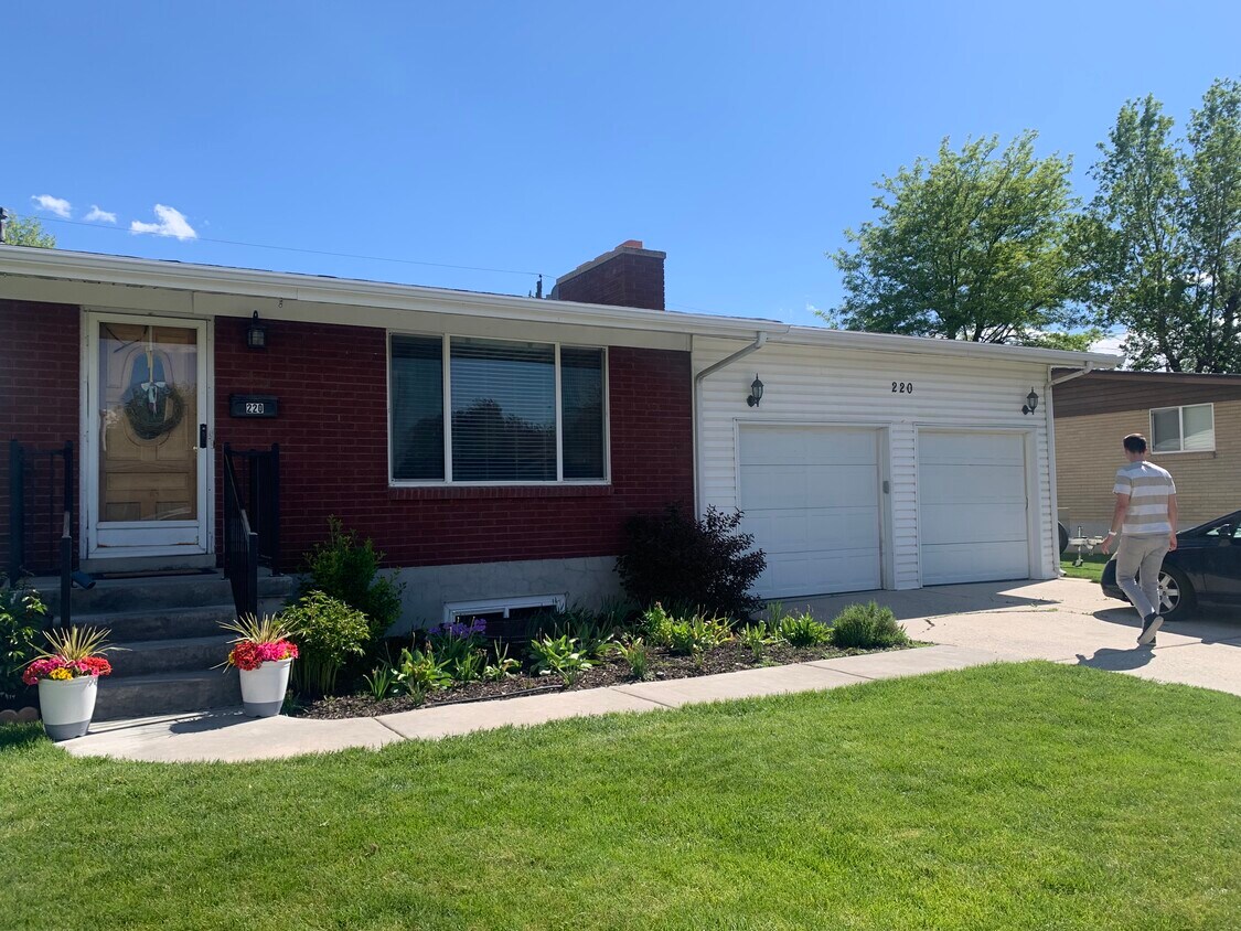 Front of Home of basement apartment for rent - 220 E Lindon Way