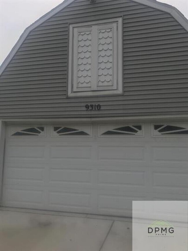 Foto del edificio - 9310 Oakdale Dr