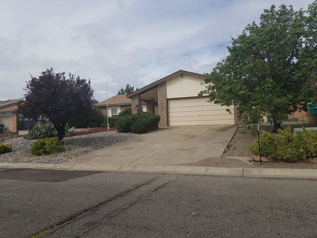 Building Photo - 4 Bedroom Rio Rancho Home