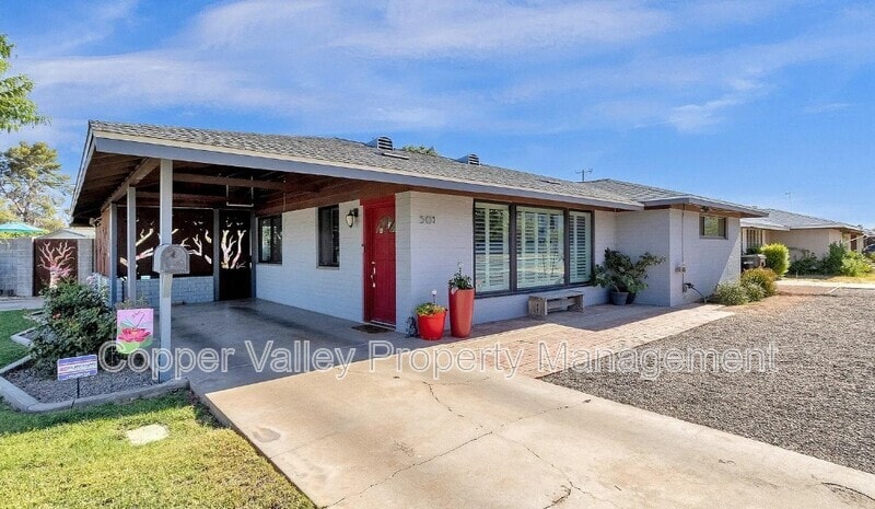 Photo - 501 West Glenrosa Avenue