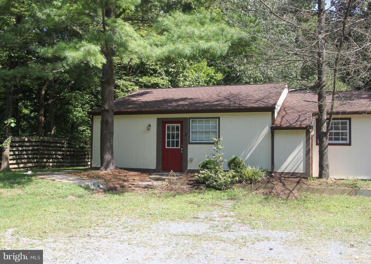 Primary Photo - 141 Old Bridge Rd