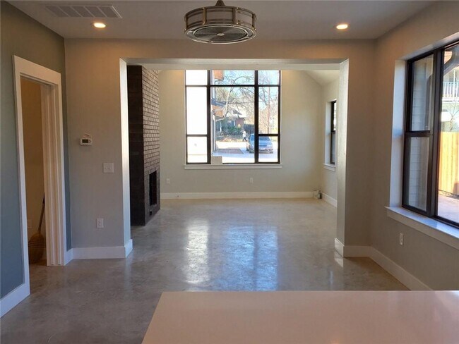 Building Photo - 5621 Adams Ave