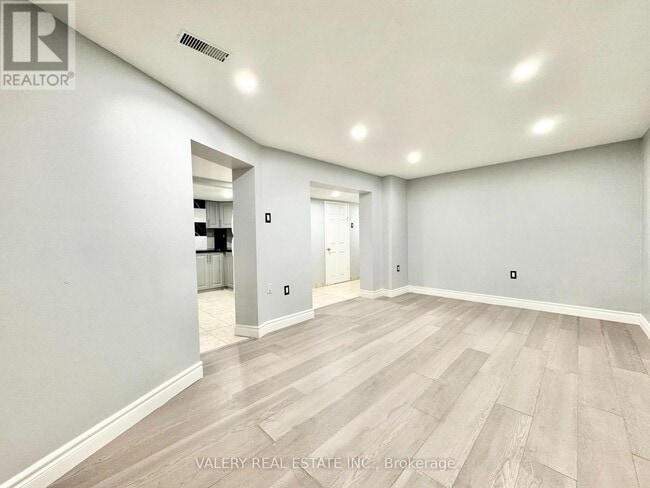 Building Photo - 94 Reed Dr