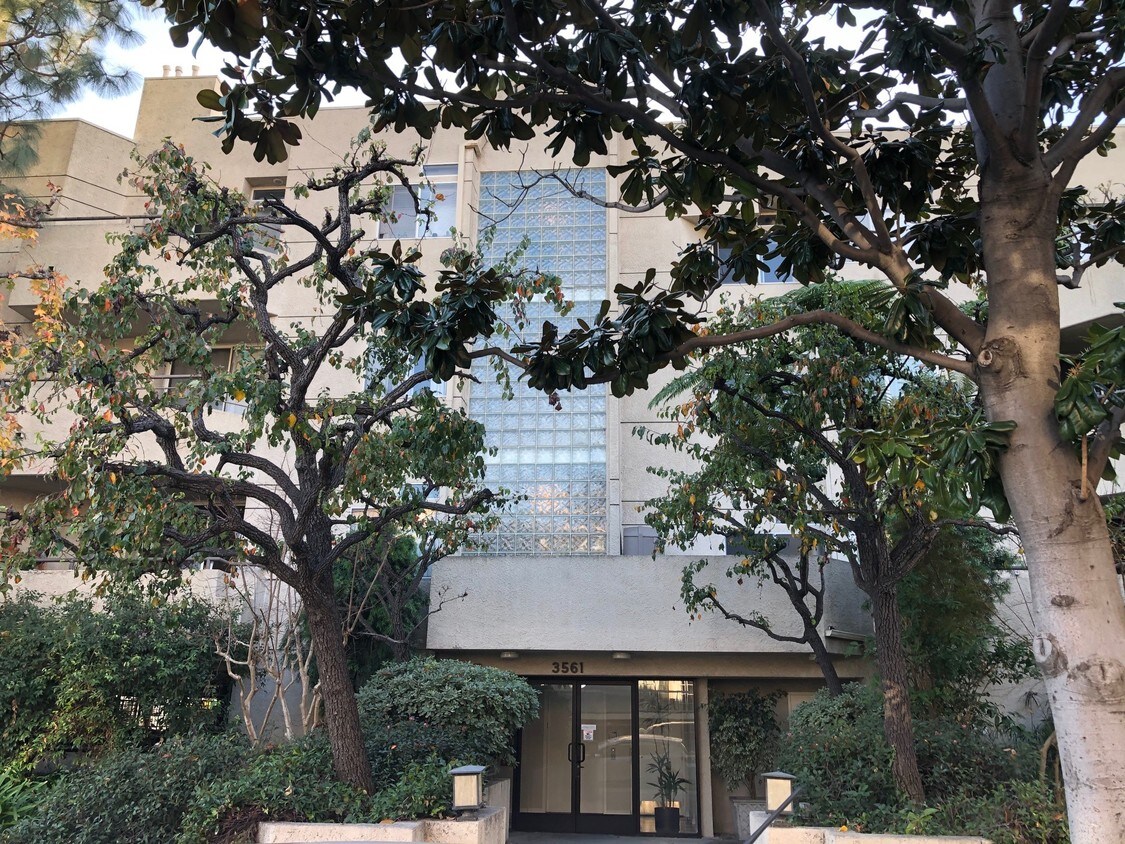 Fachada del edificio - 3561 Clarington Ave