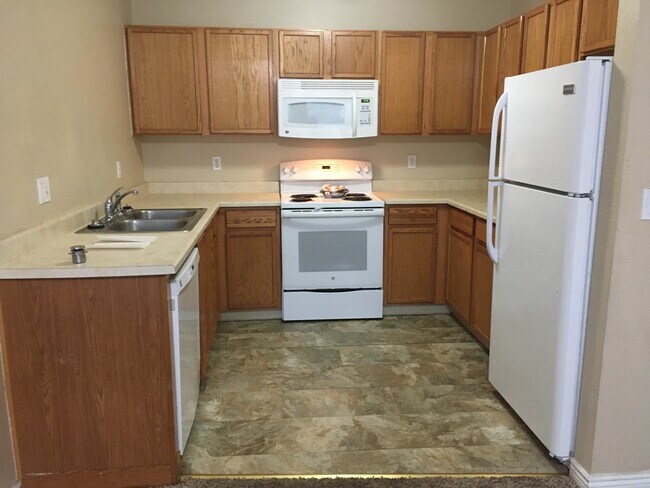 Kitchen - 2002 Legacy Ridge Vw