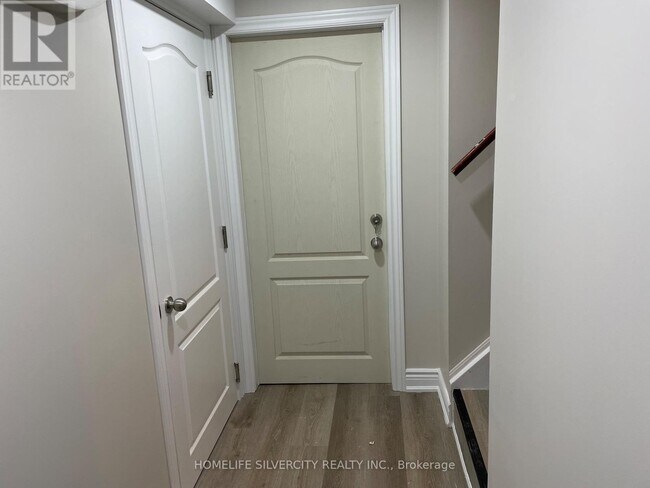 Photo du bâtiment - 7 Mandarin Crescent