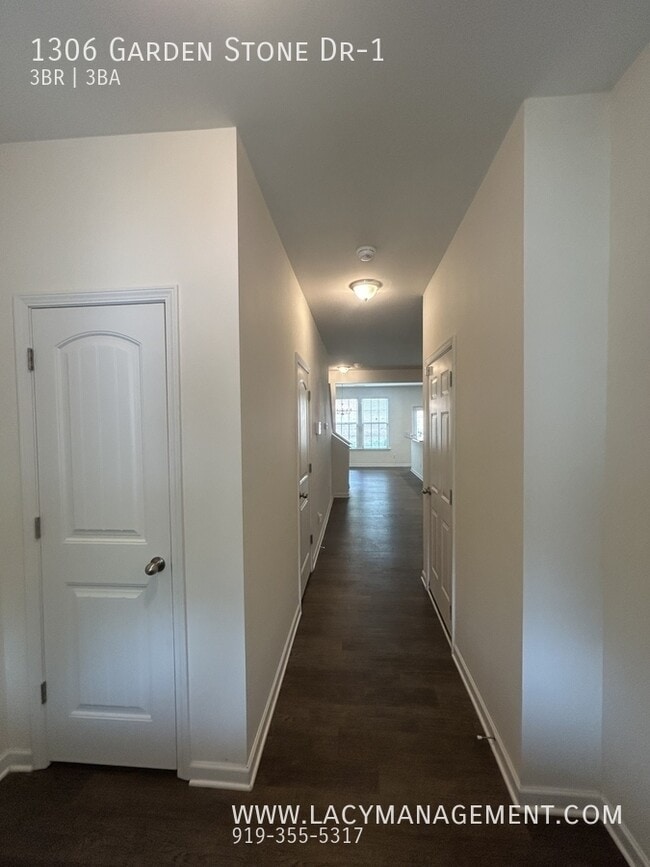 Building Photo - 1306 Garden Stone Dr