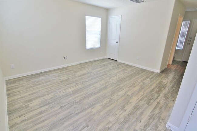 Building Photo - 13007 Bella Vida Ln
