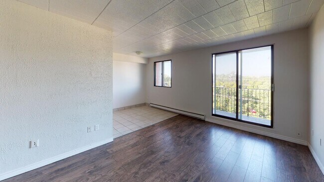 Photo du bâtiment - First Place Apartments