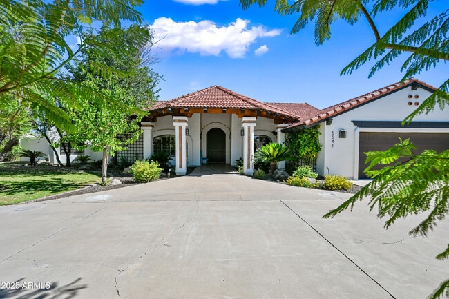 Building Photo - 5541 E Crocus Dr