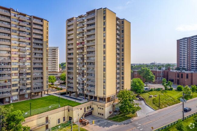 Photo du bâtiment - Humbler Place I & II