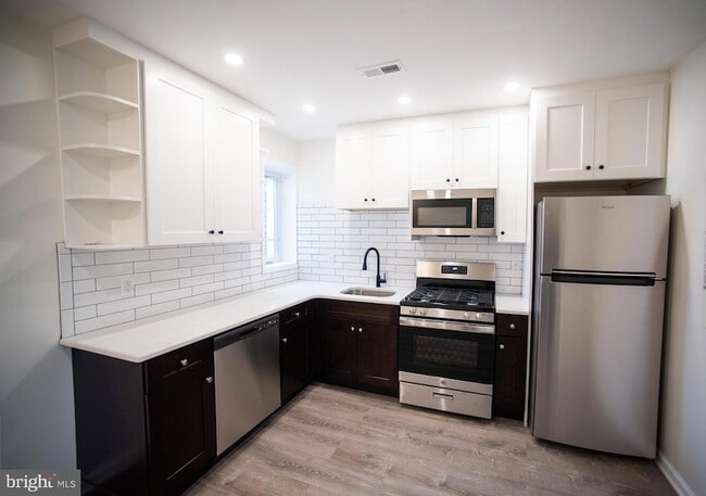 Photo - 2049 Snyder Ave Apartment