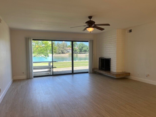 Foto del edificio - 7010 Colina Ln