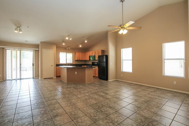 Foto del edificio - 16188 N Basl Ln