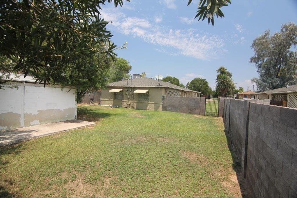 Primary Photo - Flower Duplexes