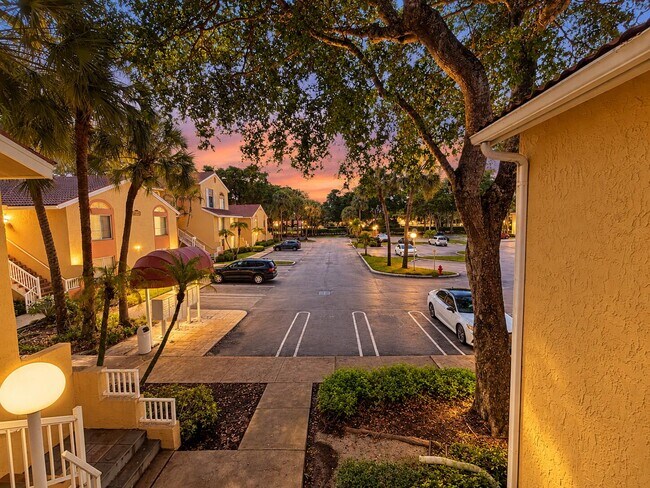 Building Photo - 1172 Coral Club Dr