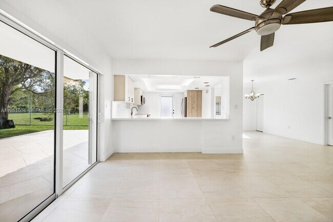 Foto del edificio - 2045 SW 125th Ct