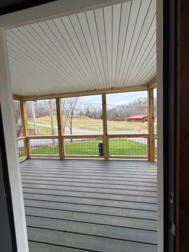 Building Photo - Walland 37886 - Fully remodeled 3 bedroom, 2 bath home - Contact Ed Johnson (865) 924-5045