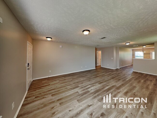 Building Photo - 1302 Kaiser Dr