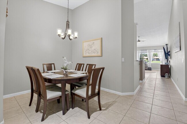 Foto del edificio - 235 Coral Trace Ln