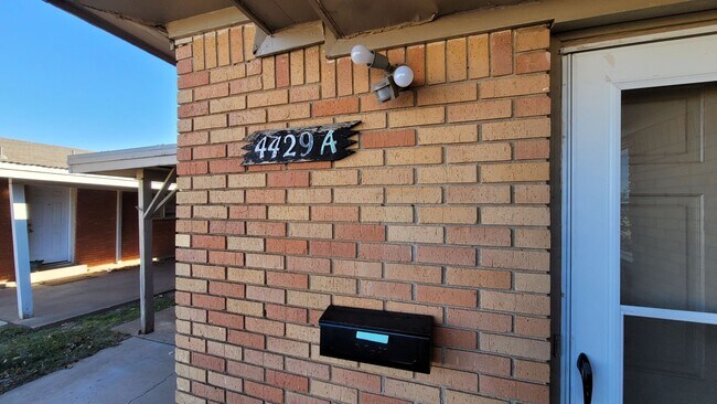 Foto del edificio - 4429 31st St