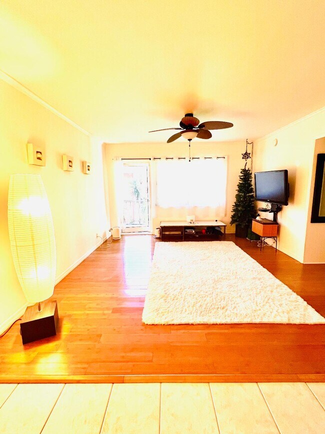 Foto del edificio - 136 NE 19th Ct