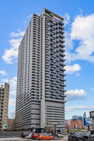 Primary Photo - 235 W Van Buren St
