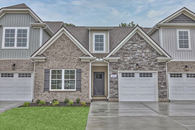 Foto del edificio - BRAND NEW Townhome in Manchester TN