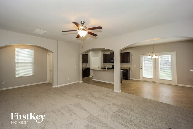 Foto del edificio - 545 Offaly Ln