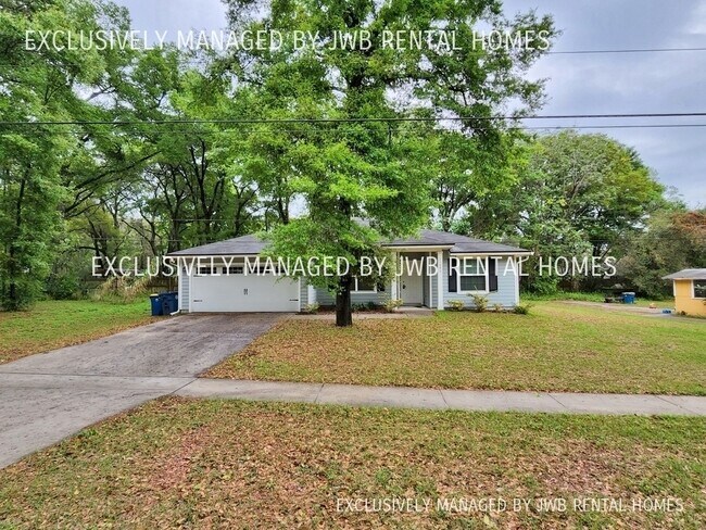 Building Photo - 11086 Fort Caroline Rd