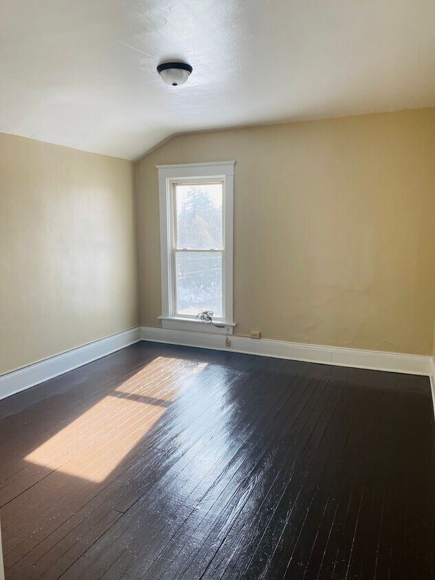 Foto del edificio - 1 br, 1 bath House - 3 W. Laurel Ave.  2nd...