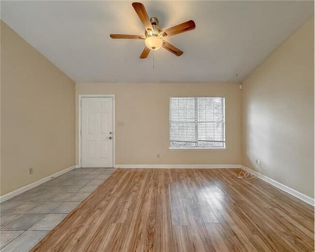 Foto del edificio - 1555 Sprucewood Trail