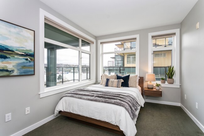 Foto del edificio - East Queen Anne Seattle 2 Bedroom Apartment for Rent | Lake Union Views, Rooftop Deck, Garage Par...