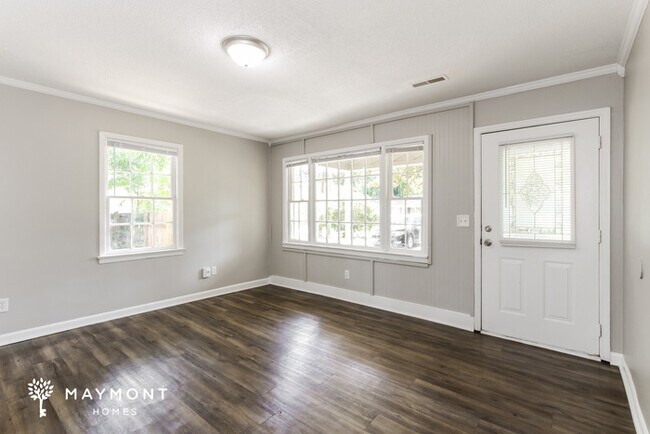 Foto del edificio - 221 Birch Ln
