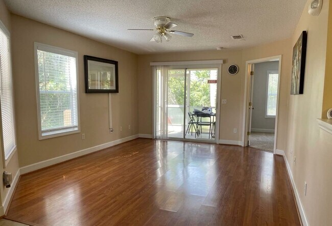 Foto del edificio - 8836 Coral Palms Ct